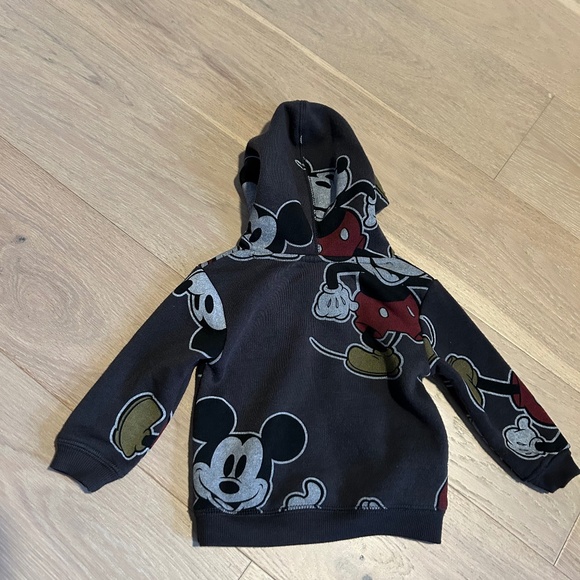 Disney Junior Mickey Mouse Dark Gray Hooded Sweatshirt Size 12M Unisex! - Picture 2 of 4